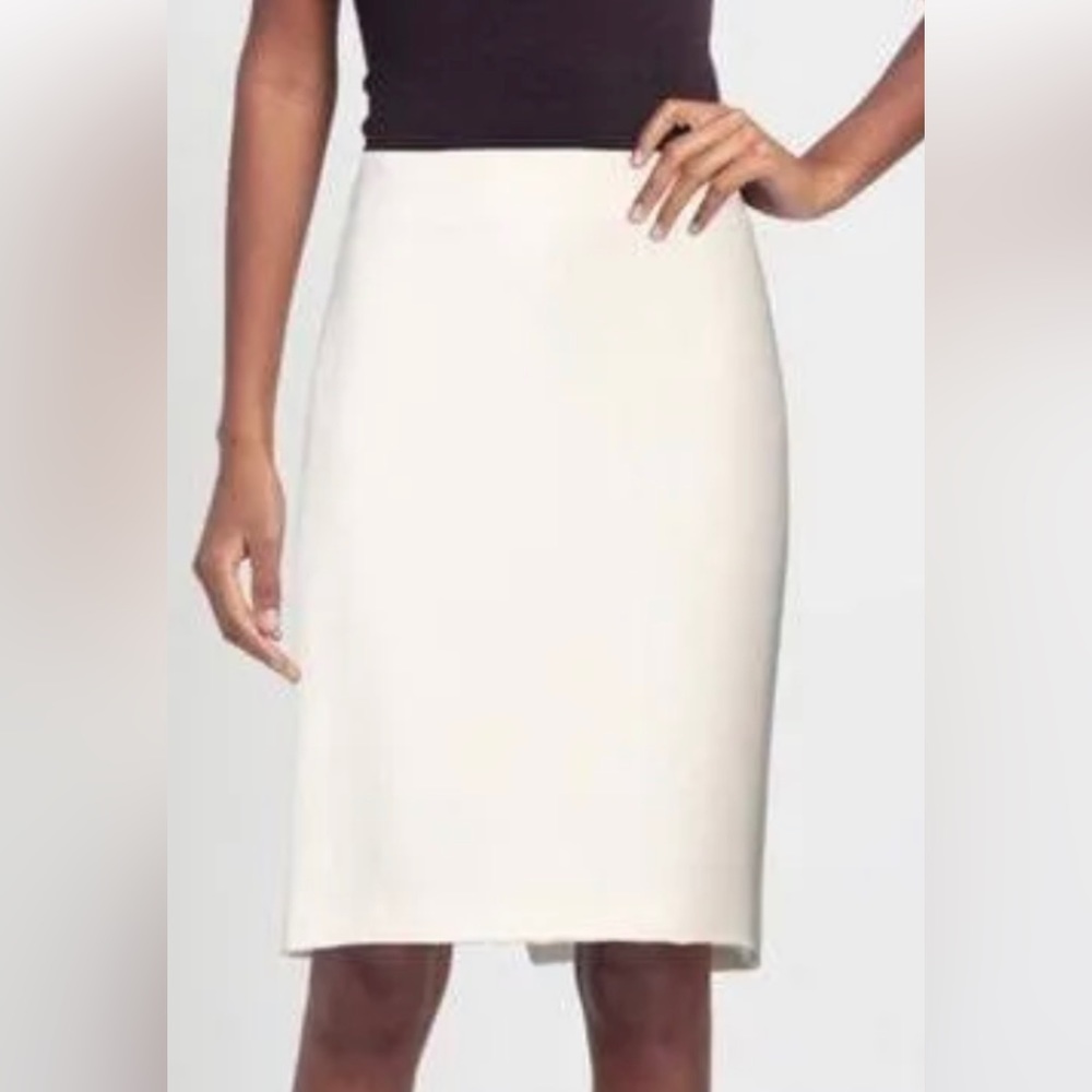Giorgio Armani 
Stunning Mid length skirt  ivory Cream Color Size 48 Italy